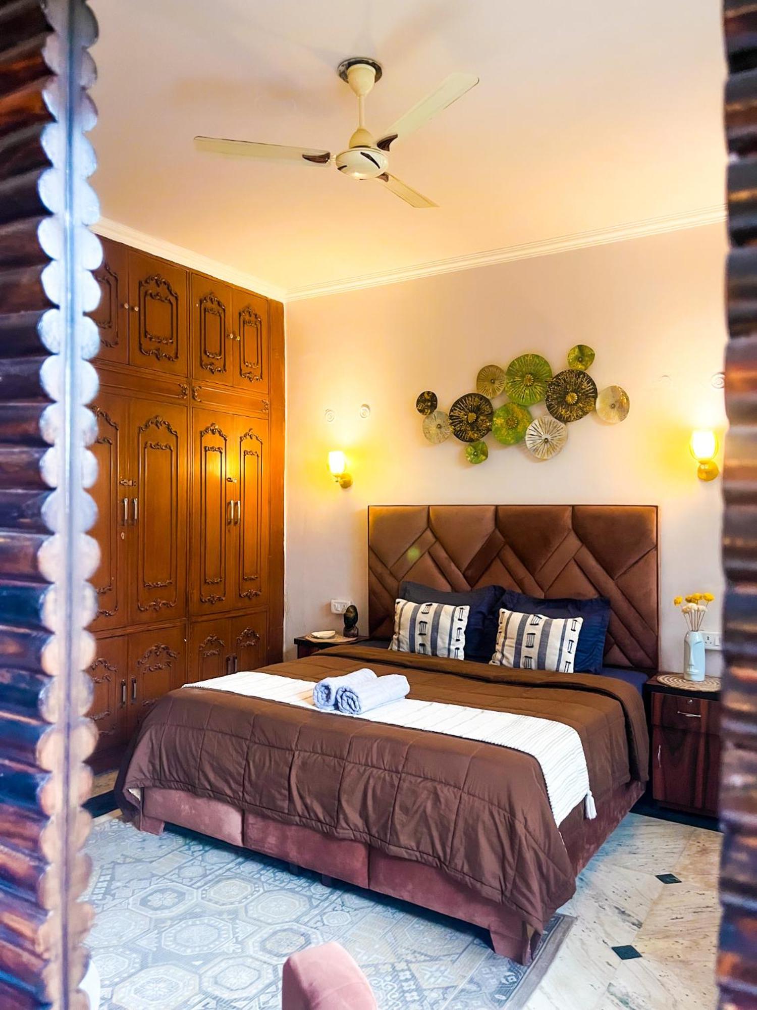 Atharva's Homestay, Nehru Enclave *